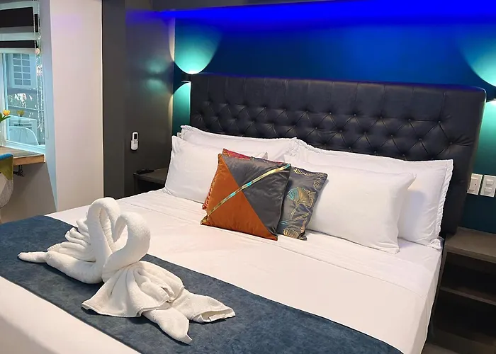 Clockworkorange Luxury 4-minutes Away To Airport *