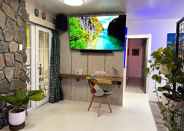 Clockworkorange Luxury 4-minutes Away To Airport