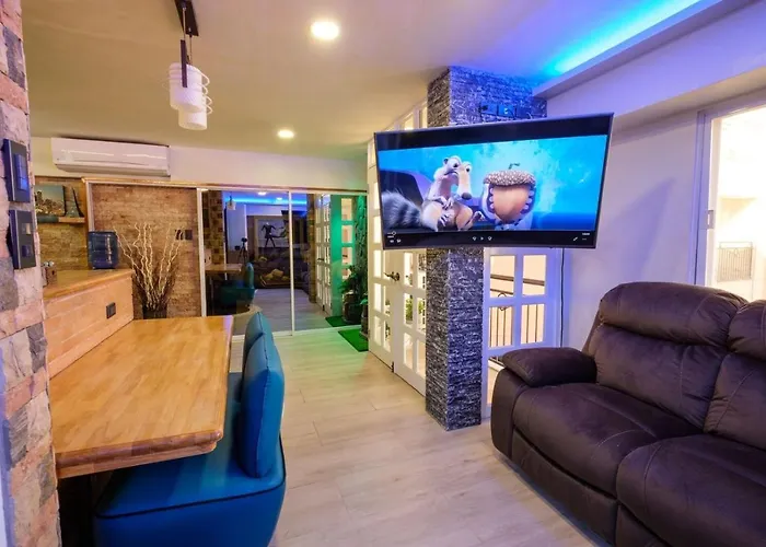 Clockworkorange Luxury 4-minutes Away To Airport * Lapu-Lapu City