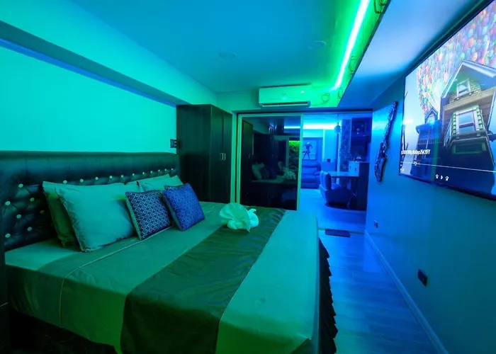 Apartment Clockworkorange Luxury 4-minutes Away To Airport